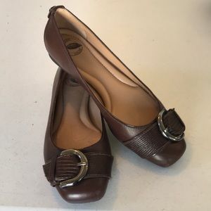 Nurture brand leather shoes, hardly worn